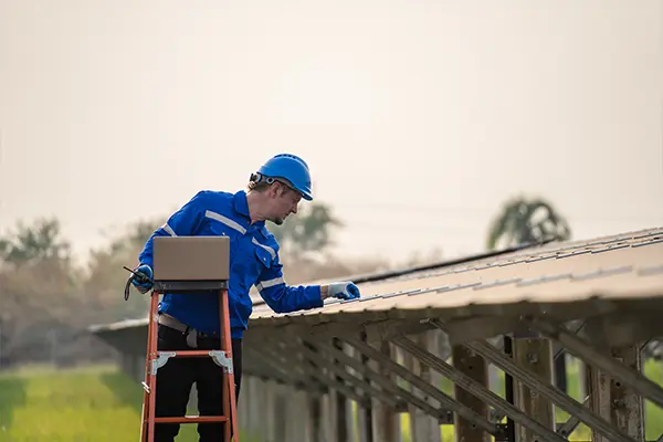 maintenance-panneaux-solaire